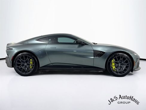 Used 2020 Aston Martin V8 Vantage AMR RWD image 8
