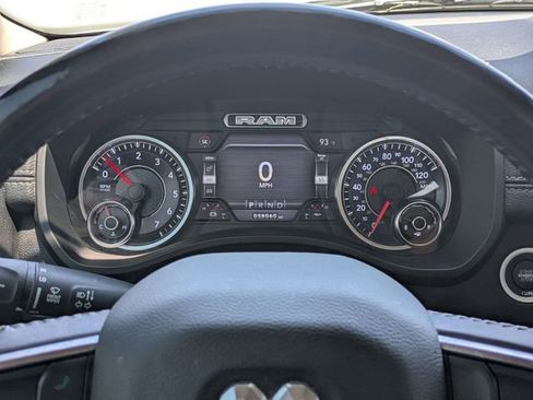 Used 2019 RAM 1500 Laramie AWD/4WD image 17