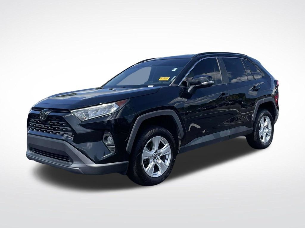 Used 2021 Toyota RAV4 XLE FWD image 3