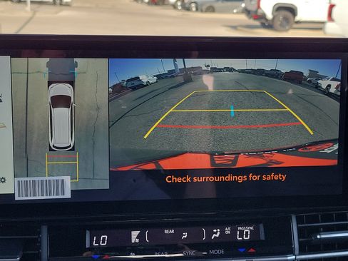 New 2025 Toyota Sienna Platinum image 14