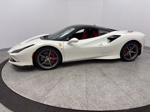 Used 2020 Ferrari F8 Tributo RWD image 2