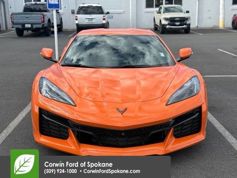 Used 2024 Chevrolet Corvette Z06 RWD image 9