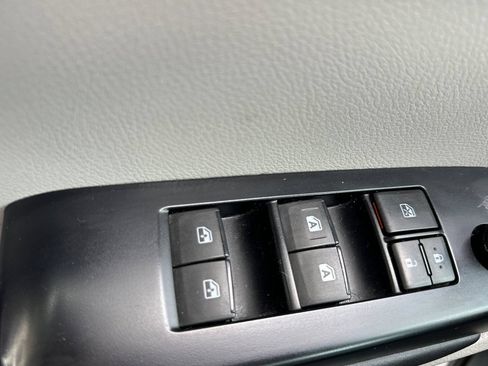 Used 2017 Toyota Highlander XLE AWD/4WD image 8