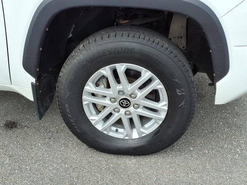 Used 2022 Toyota Tundra SR5 AWD/4WD image 9