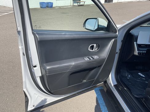 Certified 2024 Hyundai Ioniq 5 SE RWD image 16