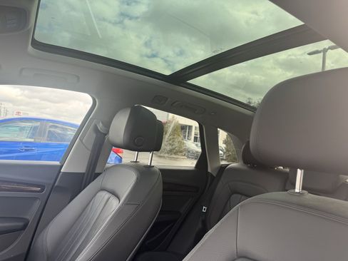 Used 2018 Audi Q5 2.0T Premium Plus w/ Premium Plus Package image 2