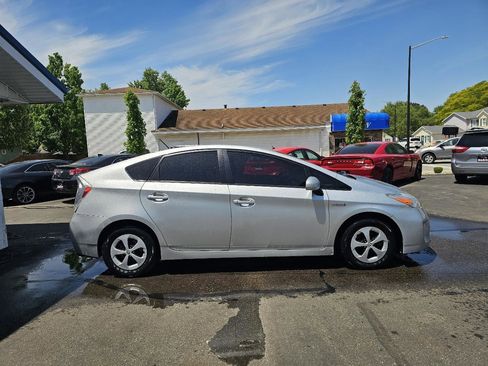 Used 2012 Toyota Prius Two w/ Preferred Accessory Pkg FWD image 13