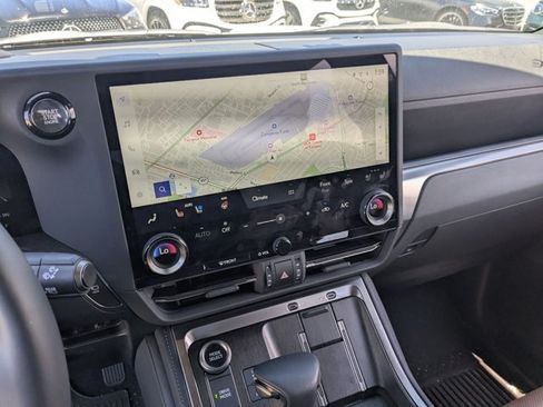 Used 2025 Lexus GX 550 w/ Cold Area Package AWD/4WD image 11