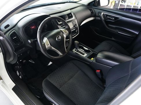 Used 2017 Nissan Altima 2.5 SV image 11