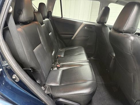 Used 2018 Toyota RAV4 XLE AWD/4WD image 29