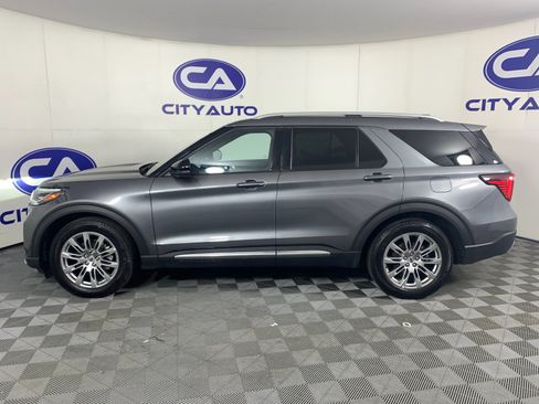 Used 2025 Ford Explorer Platinum RWD image 6