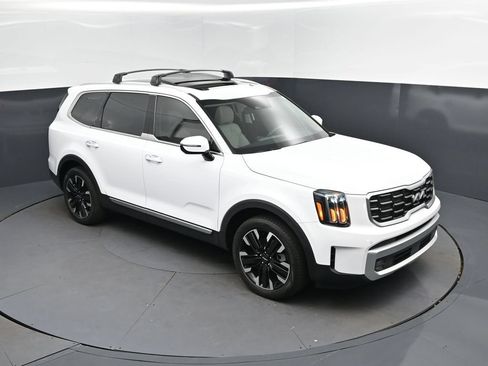 Used 2024 Kia Telluride SX w/ Towing Package FWD image 36