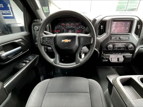 Used 2023 Chevrolet Silverado 2500 Custom w/ Custom Value Package image 17