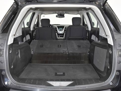 Used 2017 Chevrolet Equinox LS image 28