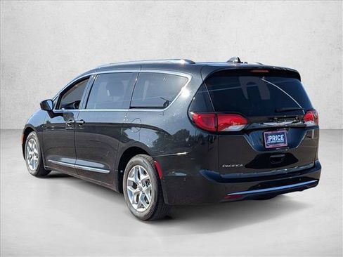 Used 2017 Chrysler Pacifica Touring-L Plus FWD image 9