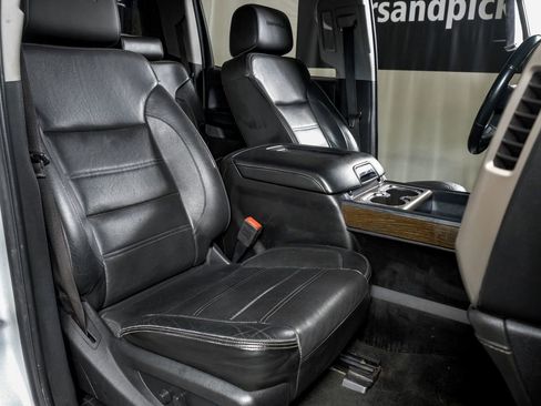 Used 2018 GMC Sierra 3500 Denali w/ Duramax Plus Package image 30