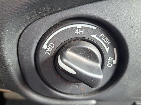 Used 2023 Nissan Frontier PRO-4X w/ Pro Convenience Package AWD/4WD image 15