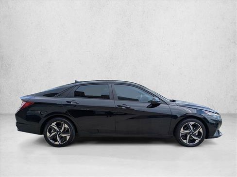 Used 2023 Hyundai Elantra SEL w/ Convenience Package FWD image 4