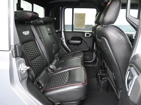 Used 2020 Jeep Gladiator Rubicon AWD/4WD image 13