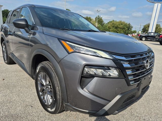 Used 2024 Nissan Rogue S AWD/4WD image 9
