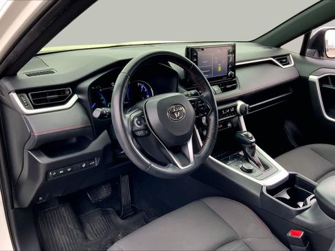 Used 2021 Toyota RAV4 SE w/ Weather & Moonroof Package AWD/4WD image 17