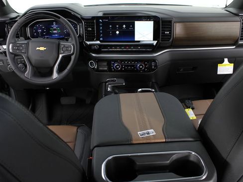 New 2026 Chevrolet Silverado 1500 High Country w/ High Country Premium Package AWD/4WD image 11