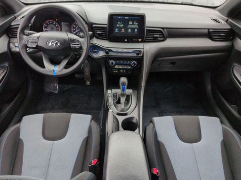 Used 2019 Hyundai Veloster 2.0 image 16