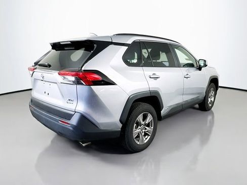 Used 2025 Toyota RAV4 XLE image 6