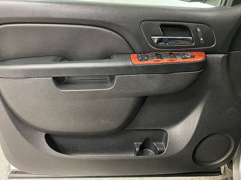 Used 2014 GMC Yukon XL SLT image 9