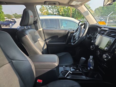 Used 2021 Toyota 4Runner Venture w/ Moonroof Package AWD/4WD image 10