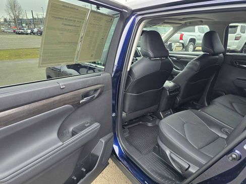 Used 2022 Toyota Highlander Limited image 18