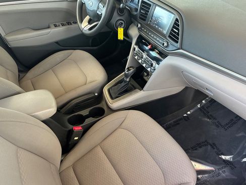 Used 2020 Hyundai Elantra SEL image 17