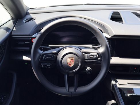 Certified 2025 Porsche Macan Electric RWD image 15