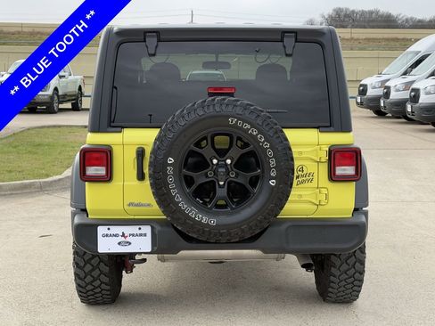 Used 2022 Jeep Wrangler Willys image 7