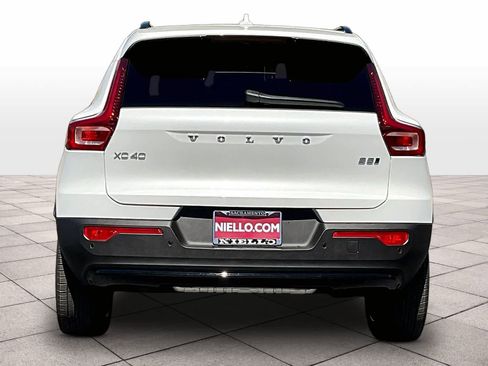New 2026 Volvo XC40 B5 Ultra w/ Climate Package AWD/4WD image 6