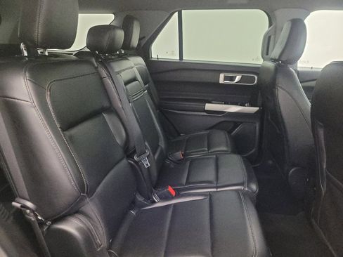 Used 2022 Ford Explorer XLT w/ Equipment Group 202A RWD image 19