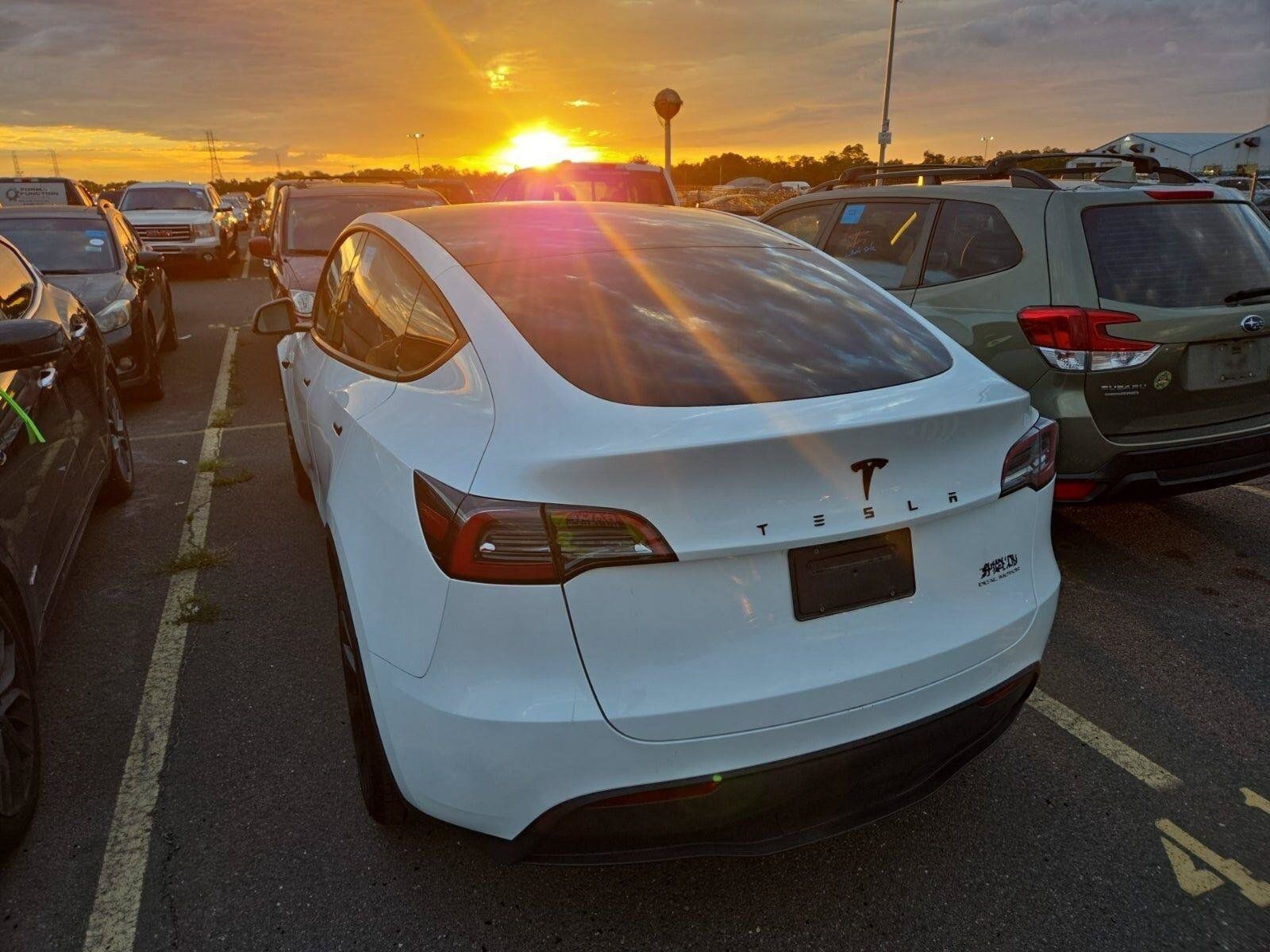 Used 2023 Tesla Model Y Long Range AWD/4WD image 4