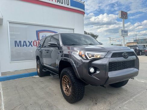 Used 2018 Toyota 4Runner SR5 image 7