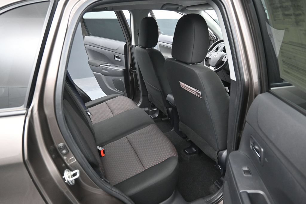 Used 2017 Mitsubishi Outlander Sport ES AWD/4WD image 29