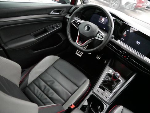 Used 2022 Volkswagen GTI SE image 9