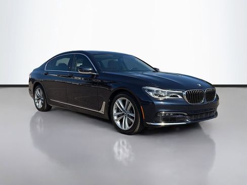 Used 2016 BMW 750i image 1