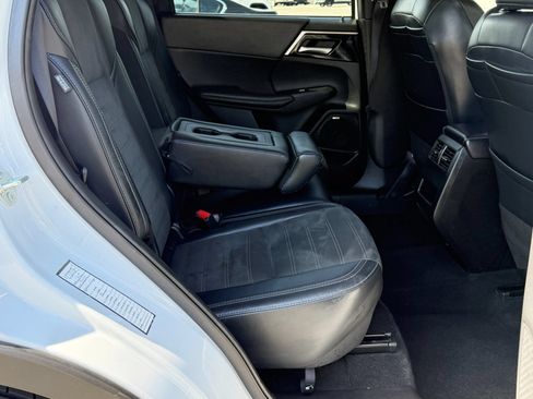 Used 2025 Mitsubishi Outlander SE AWD/4WD image 10