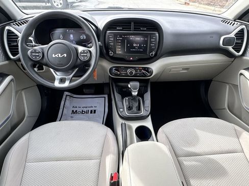 Used 2023 Kia Soul LX image 21