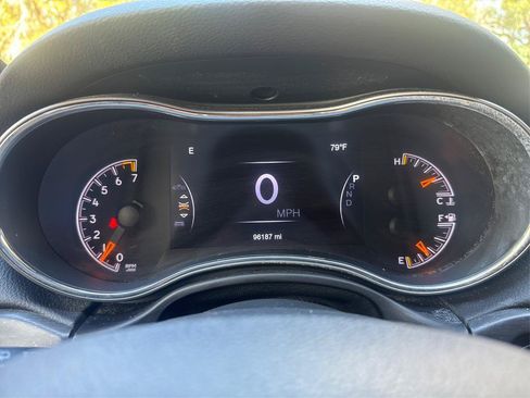 Used 2018 Jeep Grand Cherokee Altitude RWD image 18