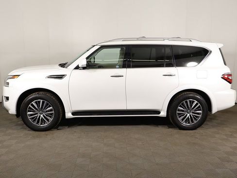 Used 2024 Nissan Armada SL w/ Captain's Chairs Package image 17