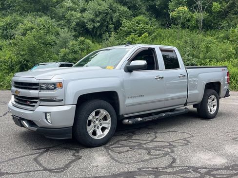 Used 2017 Chevrolet Silverado 1500 LTZ Z71 w/ LTZ Plus Package AWD/4WD image 2