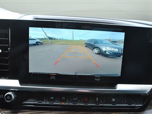 Used 2022 GMC Sierra 1500 Elevation w/ LPO, Elevation Black Package image 15