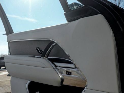 New 2026 Land Rover Range Rover Long Wheelbase SE AWD/4WD image 9