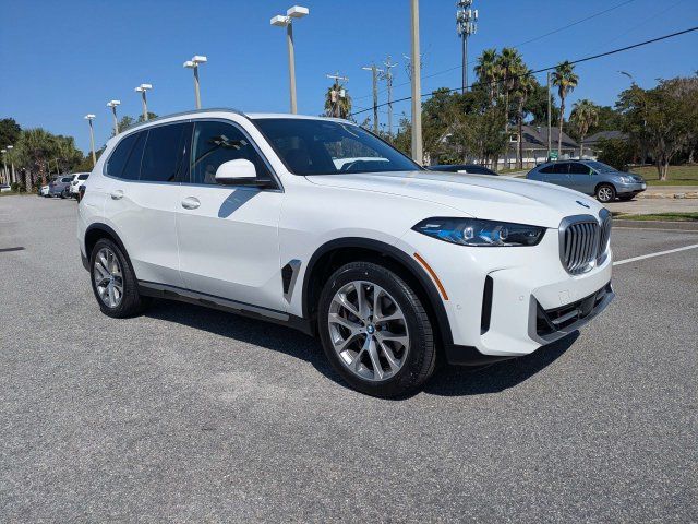 Used 2024 BMW X5 sDrive40i w/ Premium Package RWD image 2