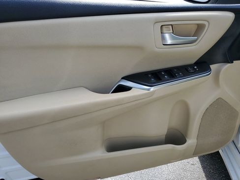 Used 2017 Toyota Camry LE image 19